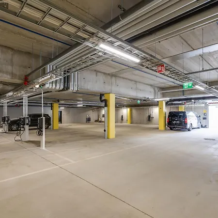 C10 Center Incl 2 Passes By Aavalevi